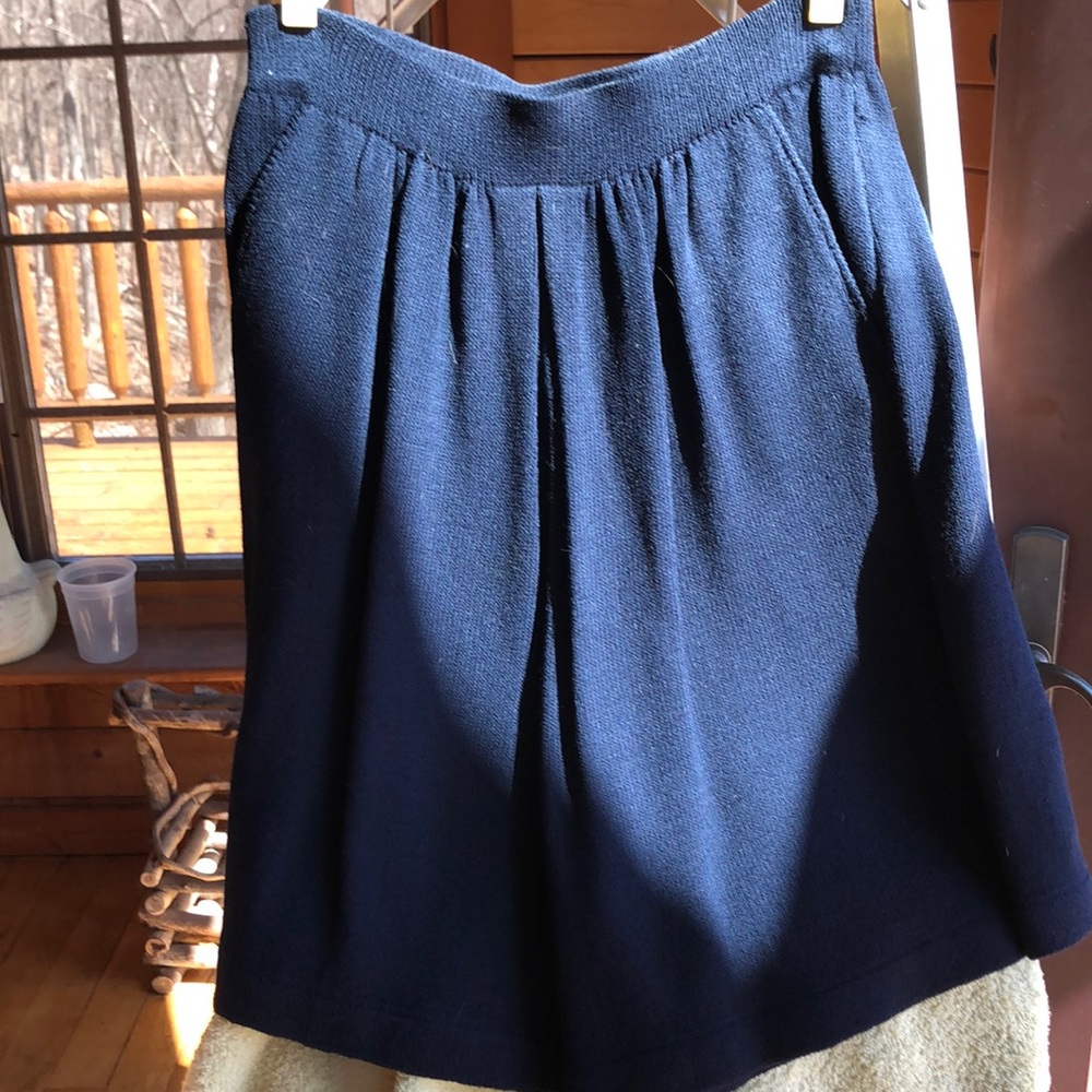 St. John skorts - Navy size 6